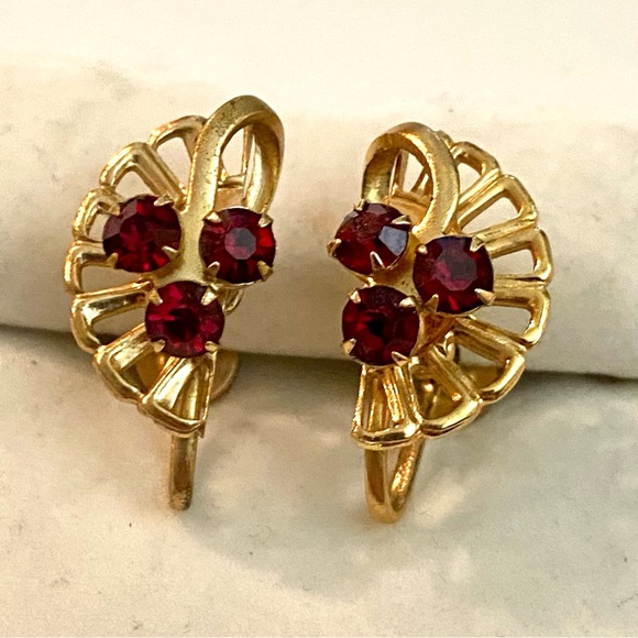 Red Ruby Gold Half Fan Screw Back Clip-On Vintage Earrings - Picture 2 of 6